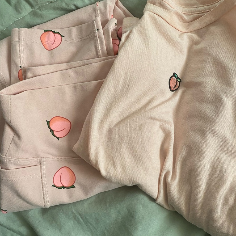 Pink leggings